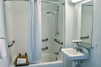 Hotel 6-fresno, Ca - Blackstone South Fresno