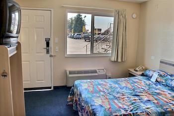 Hotel 6-fresno, Ca - Blackstone South 2*