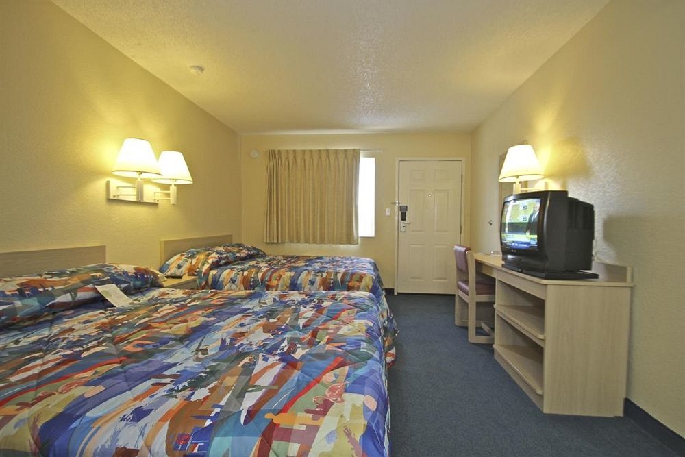 Hotel 6-fresno, Ca - Blackstone South Fresno