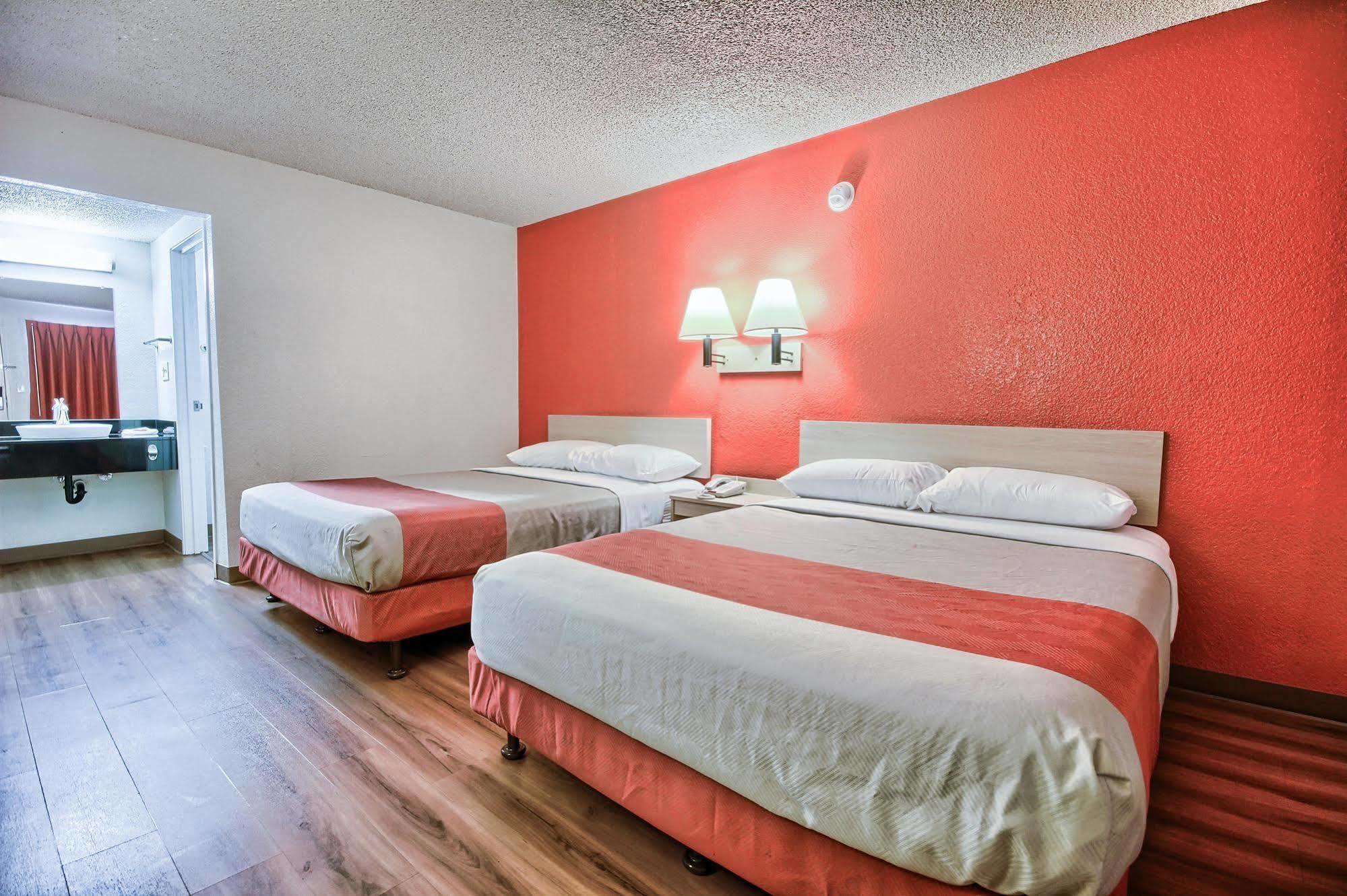 6-fresno, Ca - Blackstone South 2*