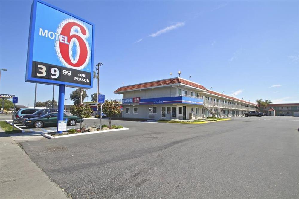 Hotel 6-fresno, Ca - Blackstone South